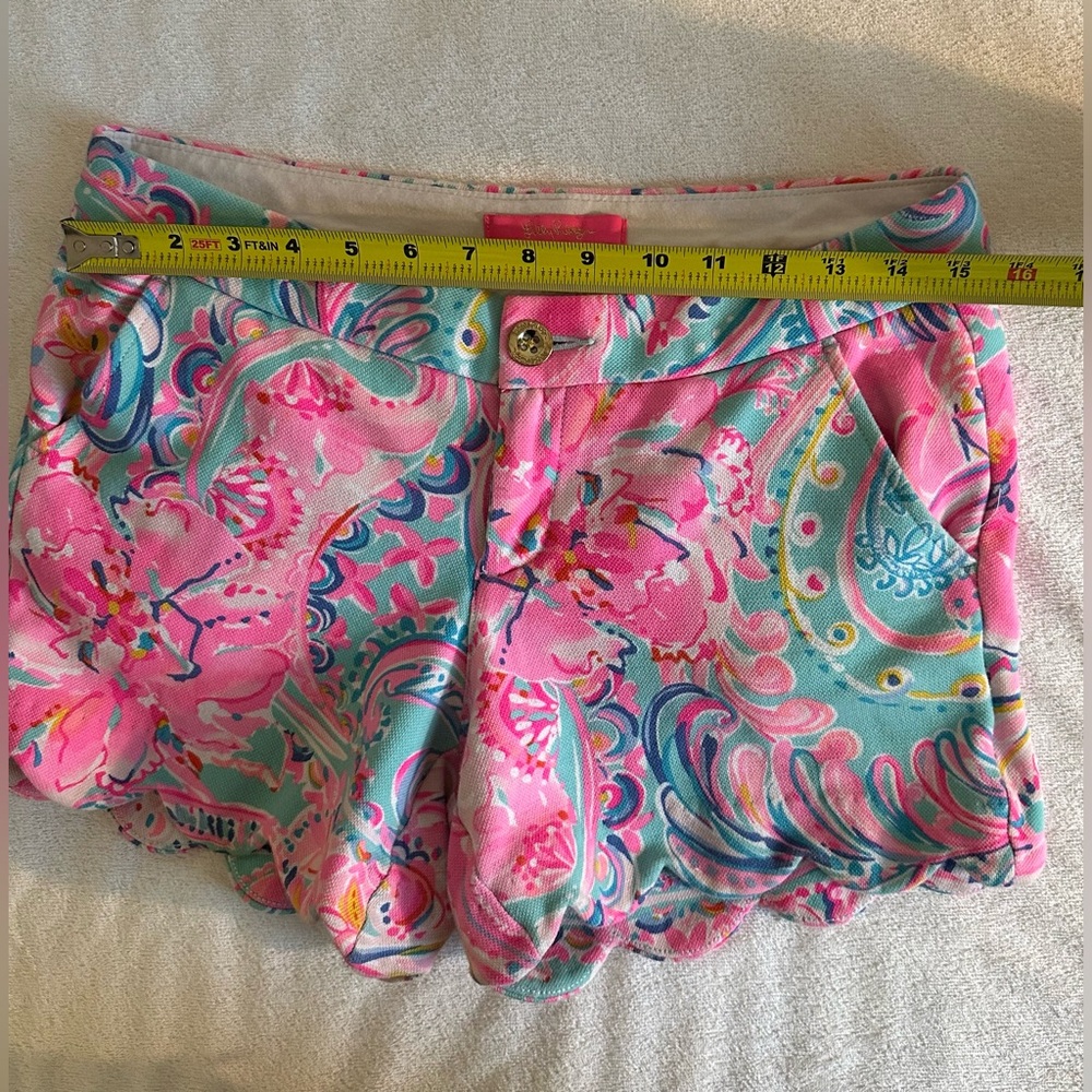 Lilly Pulitzer size 4 Pink and Blue Shorts. Scallop hem - Picture 5 of 7
